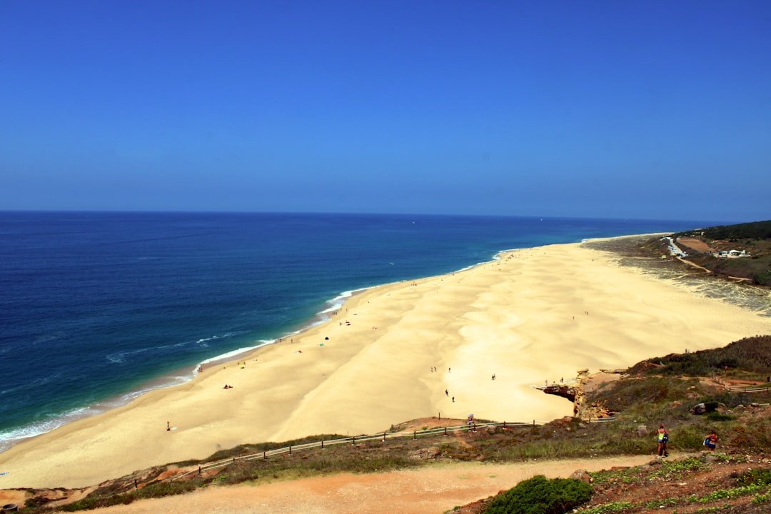 Sítio viewpoint over huge waves