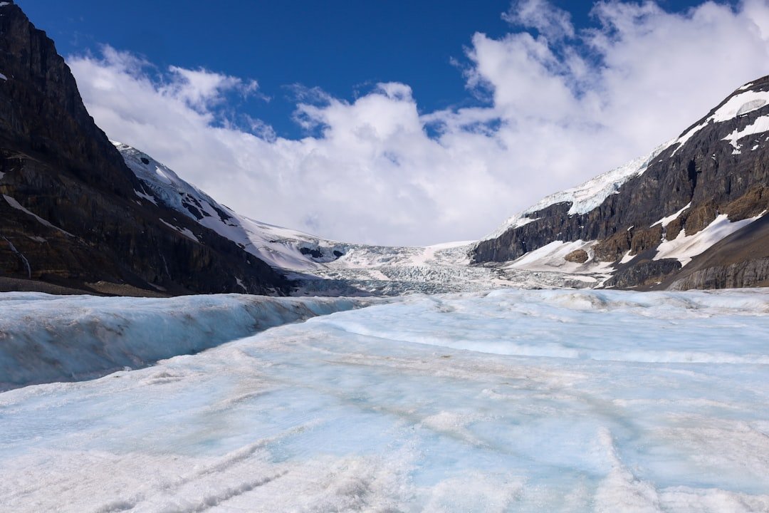 Columbia Icefield Athabasca Glacier and glacier viewpoint