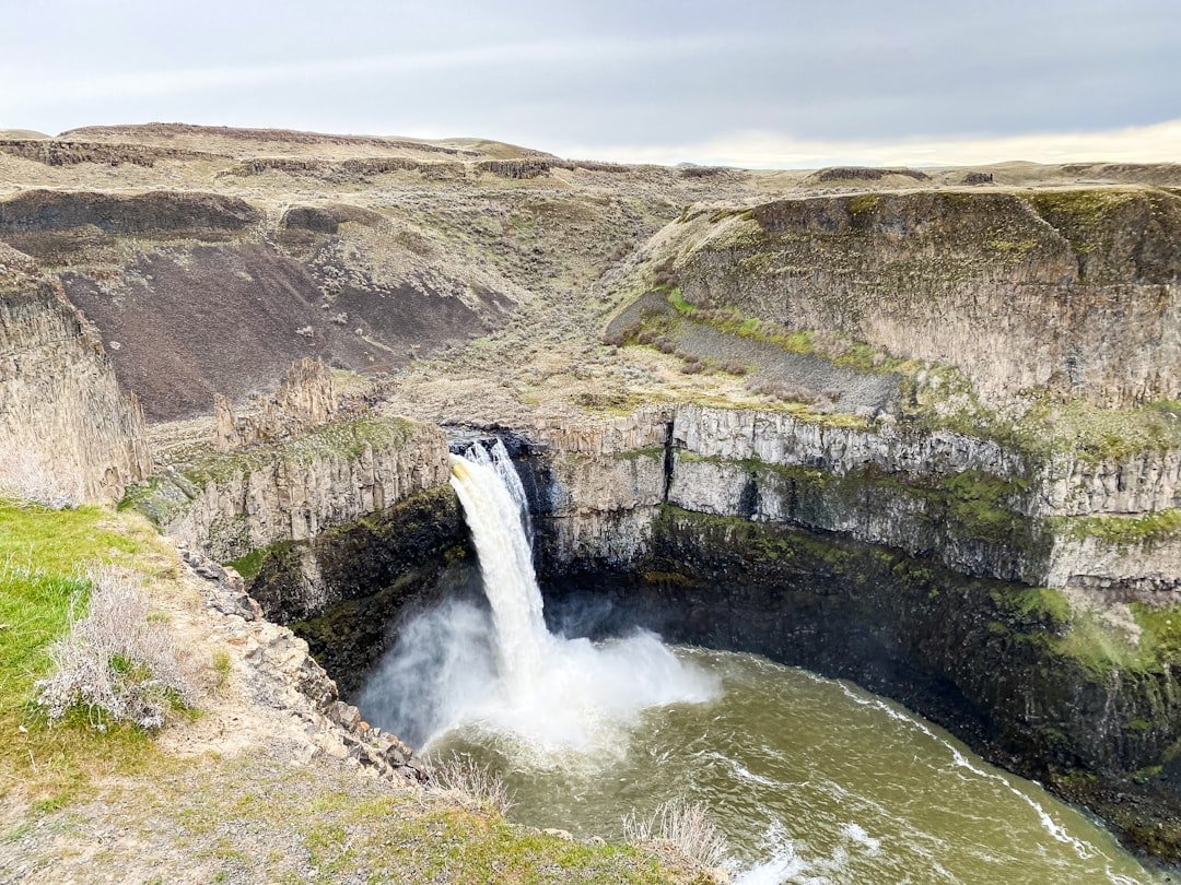 Palouse waterfall basalt amphitheater