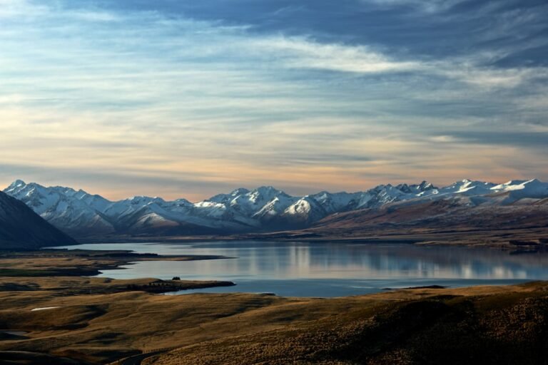 Aotearoa Revealed: Mountains, Lakes and Adventure Across New Zealand