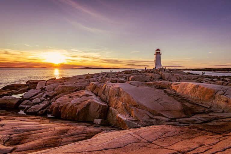 Coastal Nova Scotia: Where Lighthouses, Lobster, and Atlantic Vistas Meet